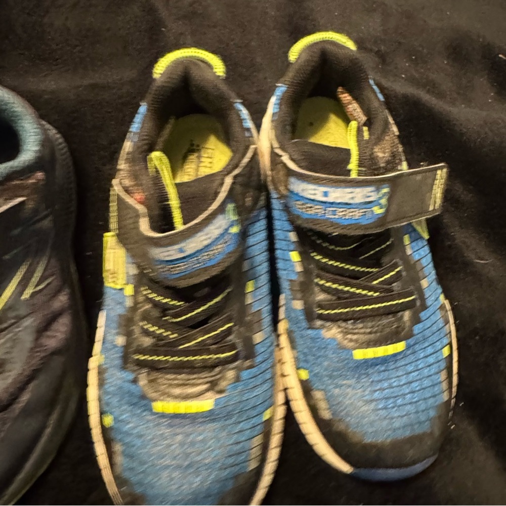 👟 Bundle: 3 Pairs of Boys’ Play Sneakers – Size 12. Saucony, Sketchers, NB - Picture 9 of 13